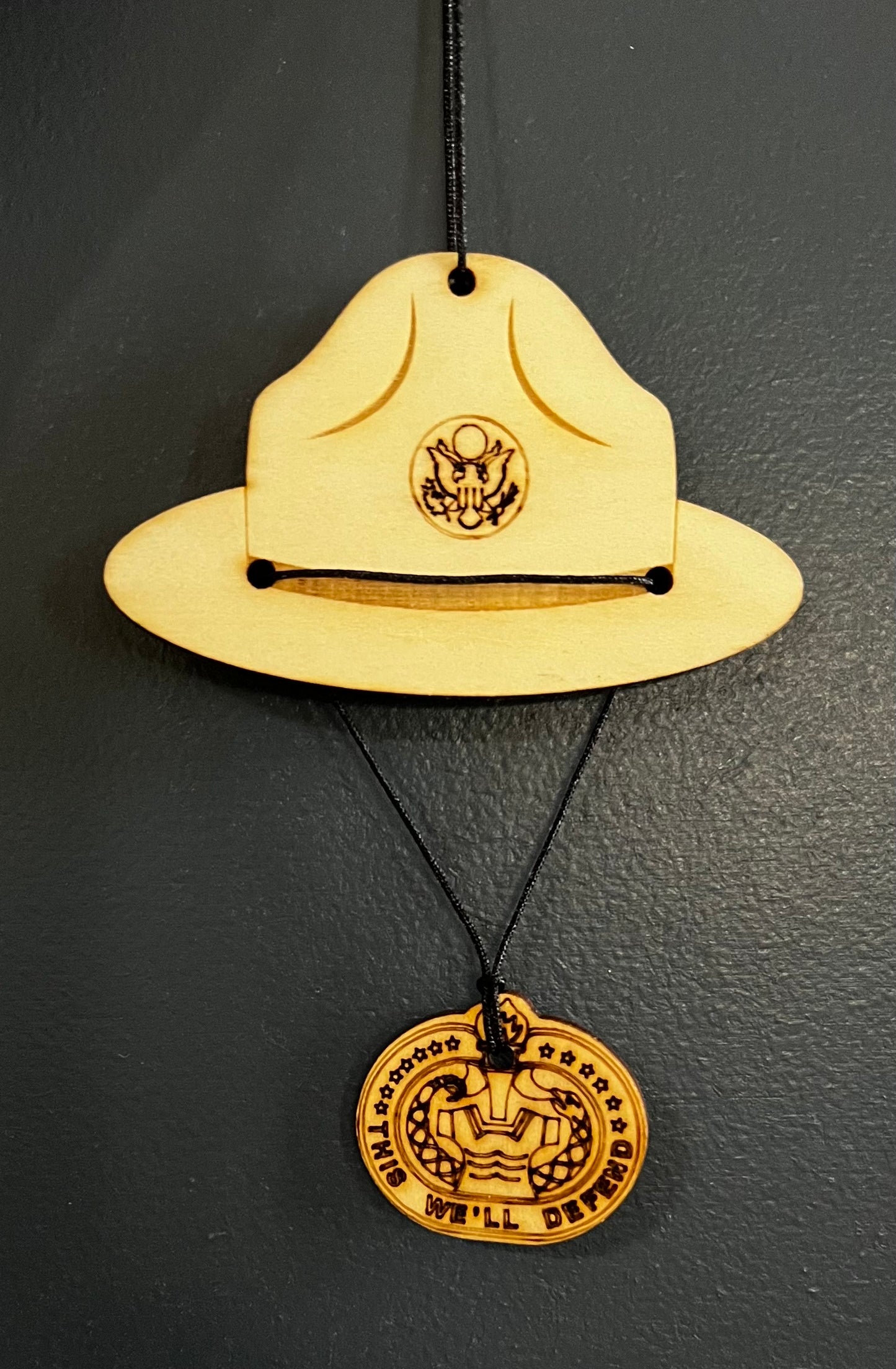 Drill SGT hat with DS badge wooden ornament